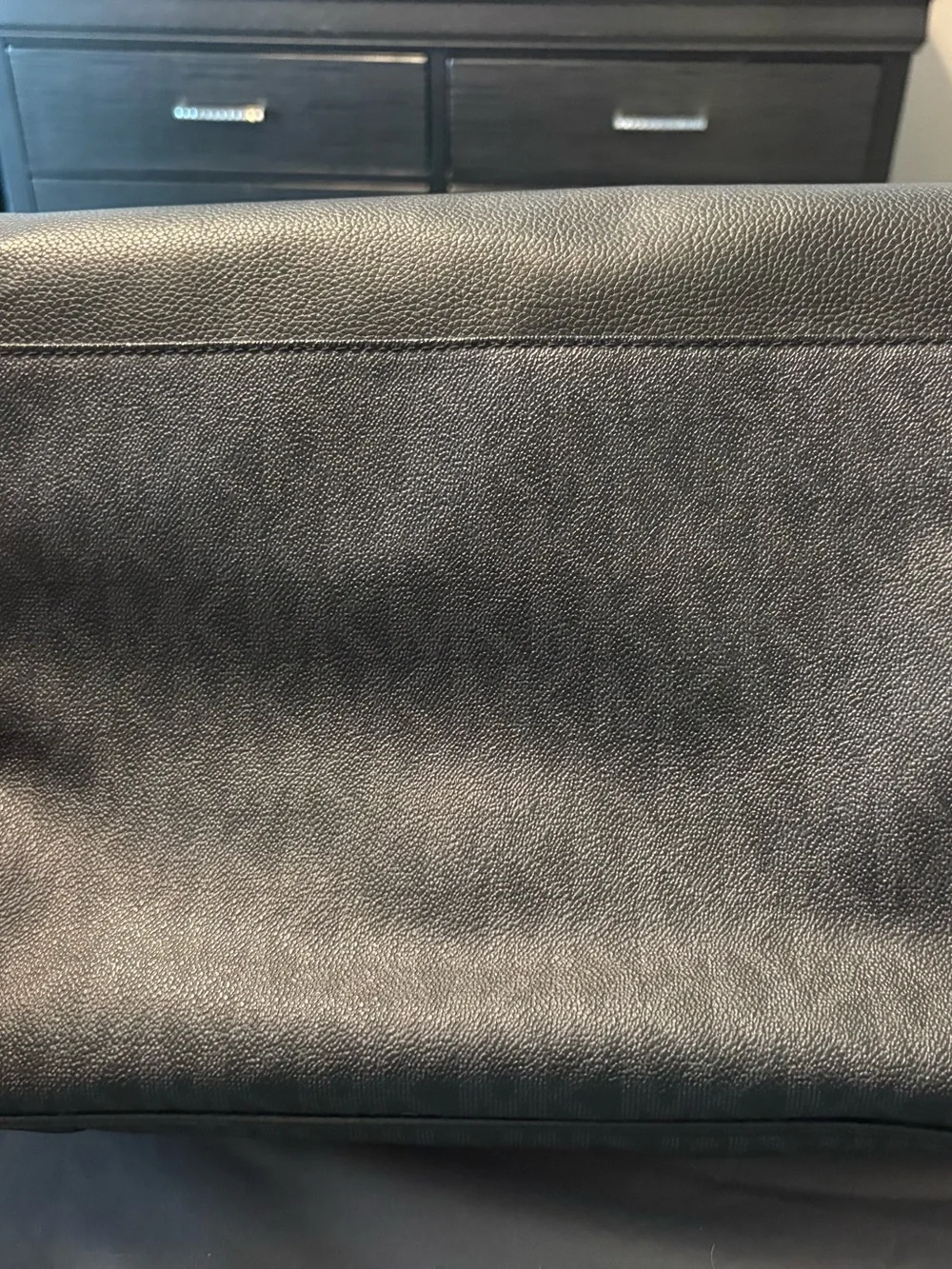 Bag-Men’s Black Michael Kors’s messengers Bag MK bag with signature logo print.